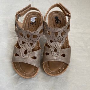 Comfort Step Women’s Taupe Wedge Sandals